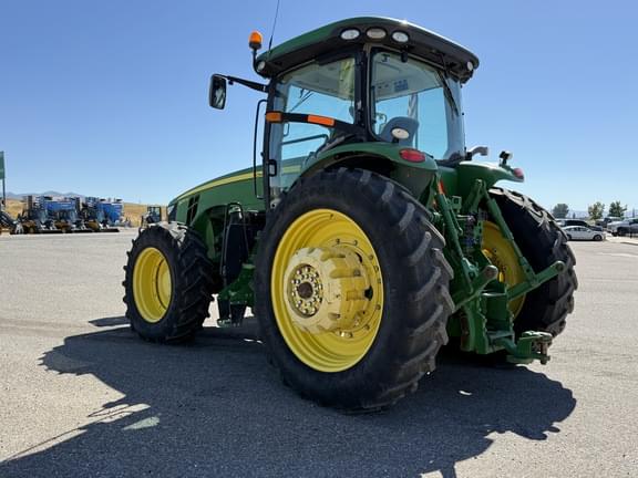 Image of John Deere 8270R equipment image 2