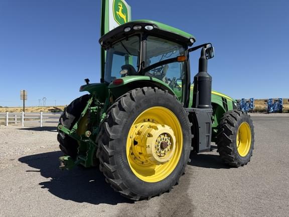 Image of John Deere 8270R equipment image 4
