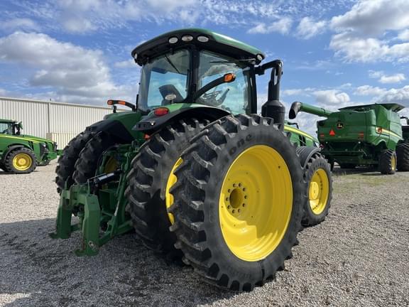 Image of John Deere 8270R equipment image 3