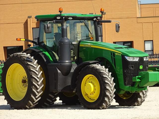 Image of John Deere 8270R equipment image 3