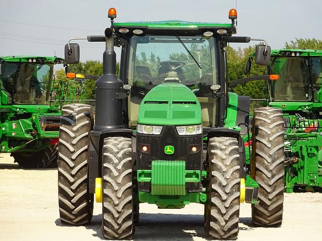 Image of John Deere 8270R equipment image 2