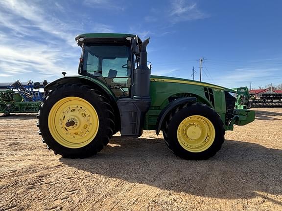 Image of John Deere 8270R equipment image 3