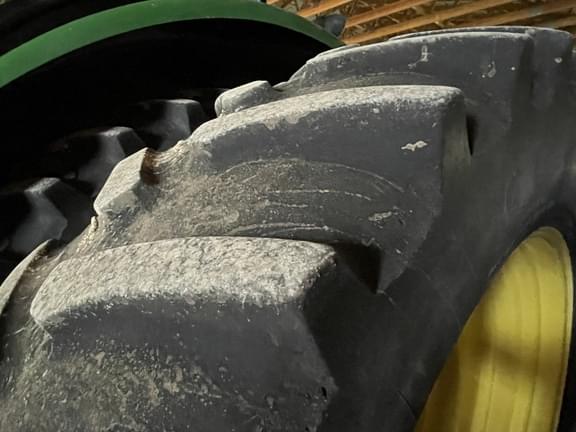 Image of John Deere 8270R equipment image 4