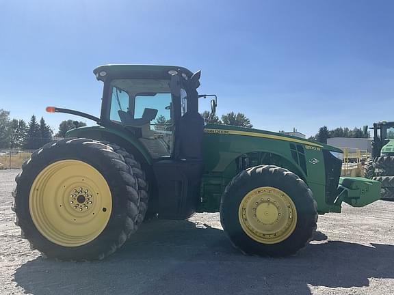 Image of John Deere 8270R equipment image 1