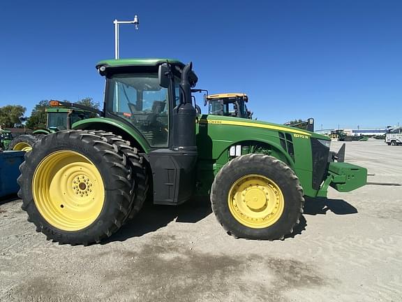 Image of John Deere 8270R equipment image 3