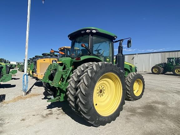 Image of John Deere 8270R equipment image 4