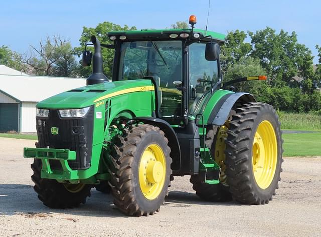 Image of John Deere 8270R equipment image 2