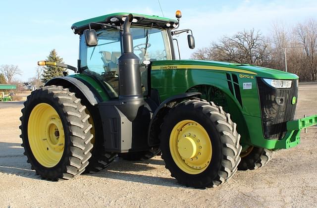 Image of John Deere 8270R equipment image 1