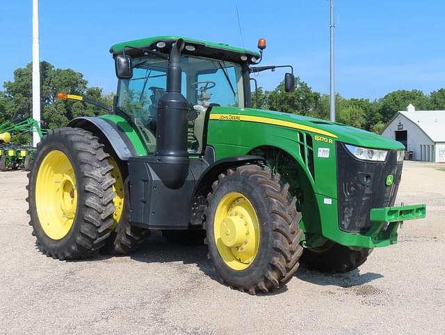 Image of John Deere 8270R equipment image 4