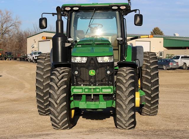 Image of John Deere 8270R equipment image 2