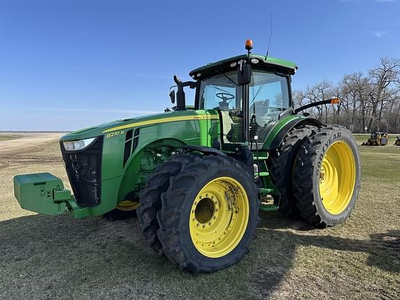 Image of John Deere 8270R equipment image 1