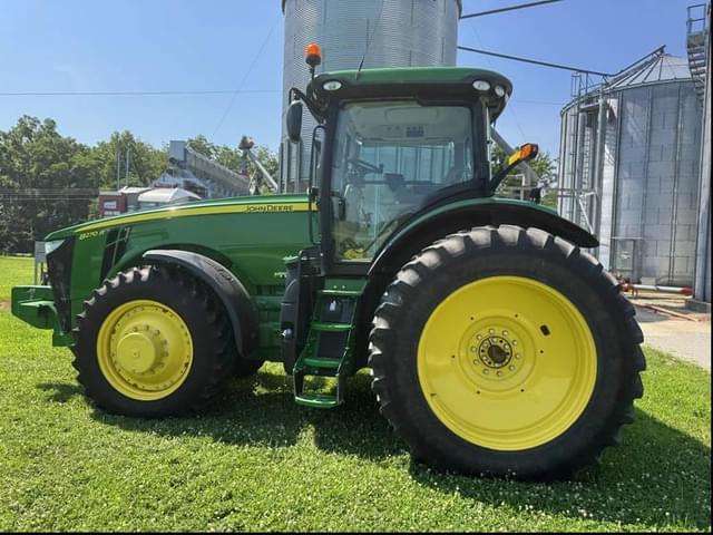 Image of John Deere 8270R equipment image 2