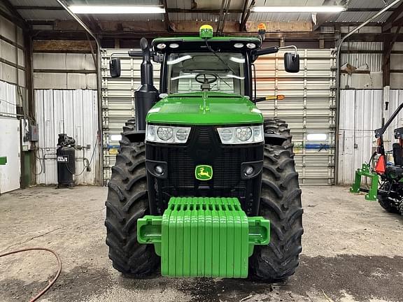 Image of John Deere 8270R equipment image 1