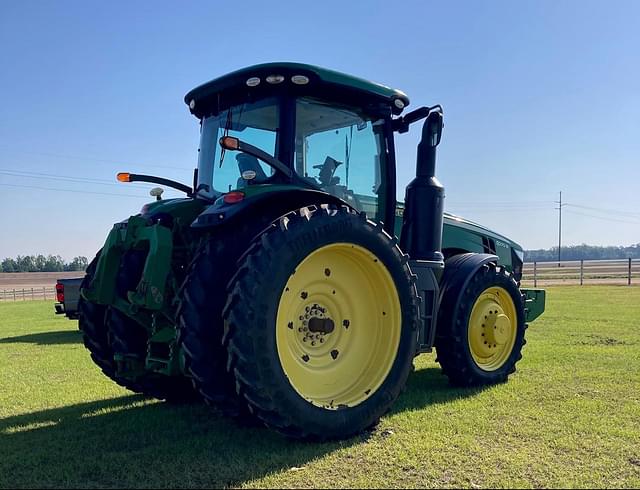 Image of John Deere 8270R equipment image 3