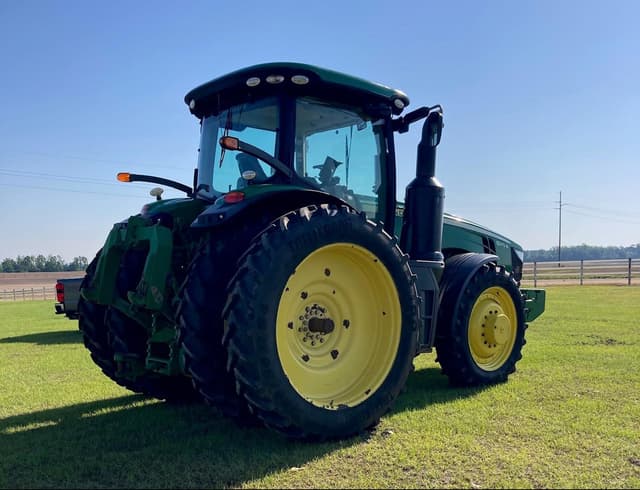 Image of John Deere 8270R equipment image 3