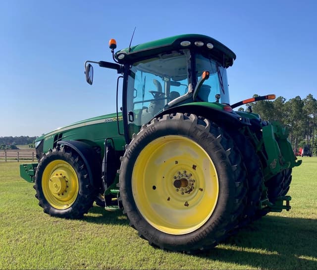 Image of John Deere 8270R equipment image 4
