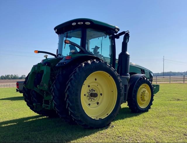 Image of John Deere 8270R equipment image 3