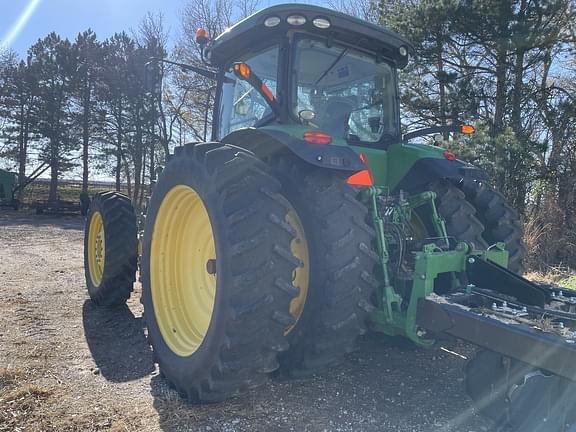 Image of John Deere 8270R equipment image 1