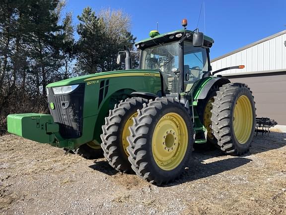 Image of John Deere 8270R equipment image 1