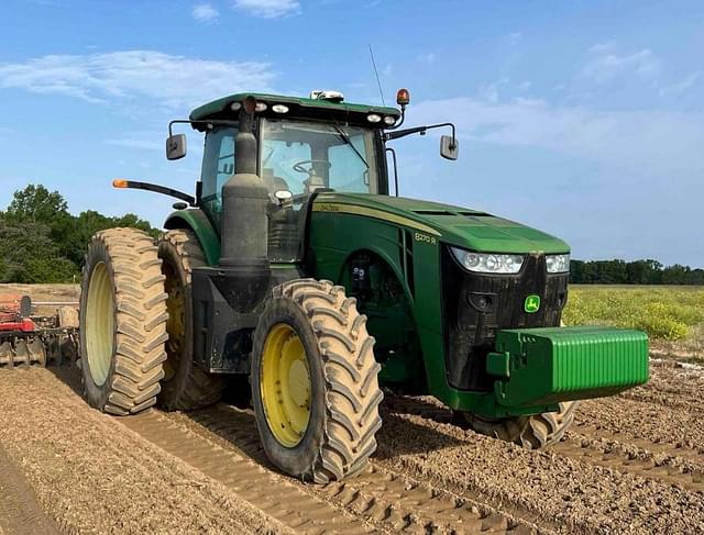 Image of John Deere 8270R equipment image 2