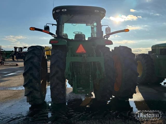 Image of John Deere 8270R equipment image 2