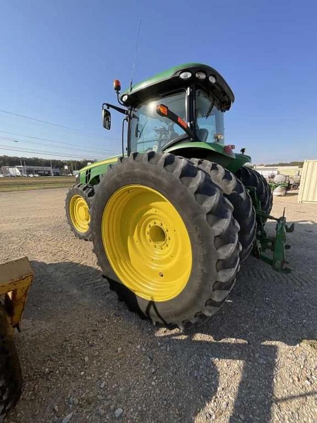 Image of John Deere 8270R equipment image 1