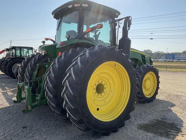 Image of John Deere 8270R equipment image 3