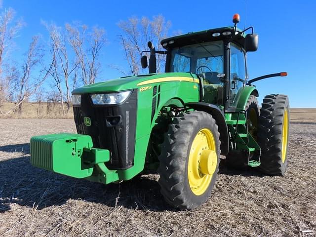 Image of John Deere 8285R equipment image 1