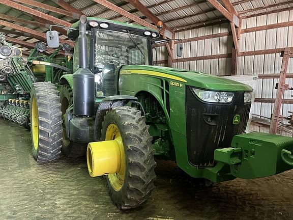 Image of John Deere 8285R Primary image