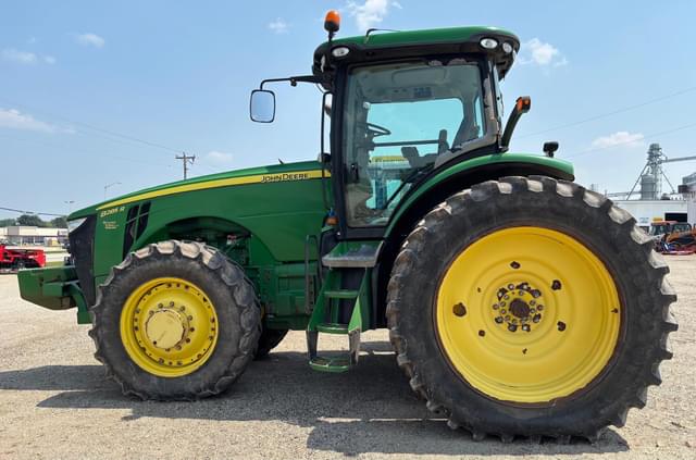 Image of John Deere 8285R equipment image 2