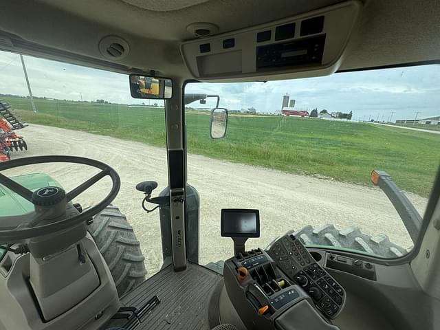 Image of John Deere 8285R equipment image 1