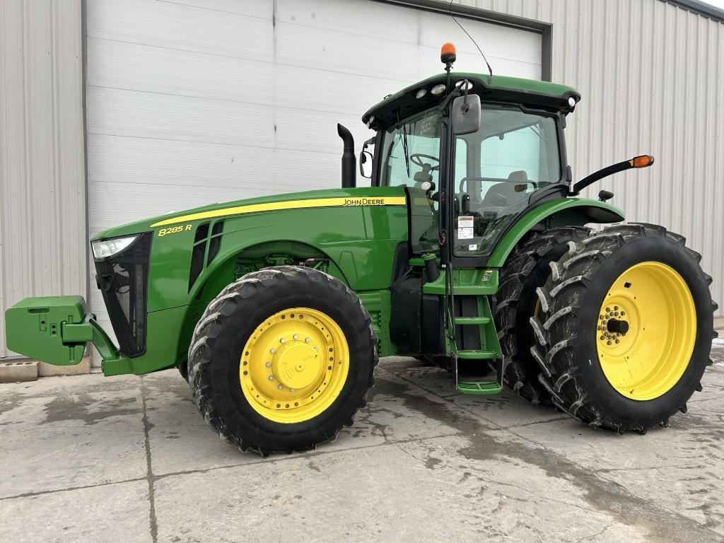 2014 John Deere 8285R Equipment Image0