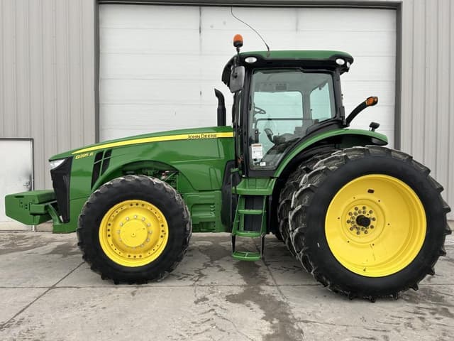 Image of John Deere 8285R equipment image 2