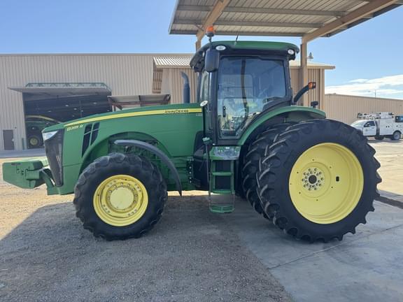 Image of John Deere 8285R equipment image 3
