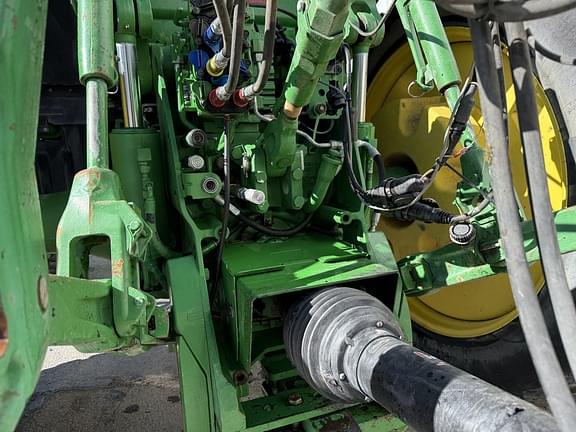 Image of John Deere 8285R equipment image 3