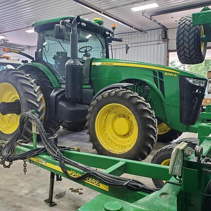 Image of John Deere 8285R equipment image 2