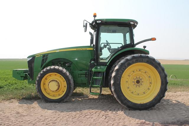 Image of John Deere 8285R equipment image 1