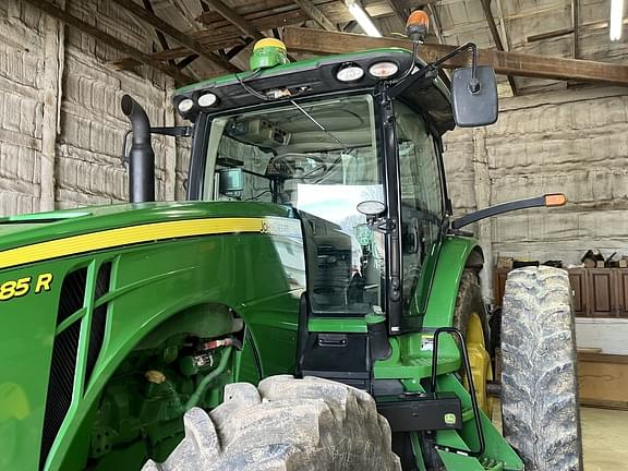 Image of John Deere 8285R equipment image 4