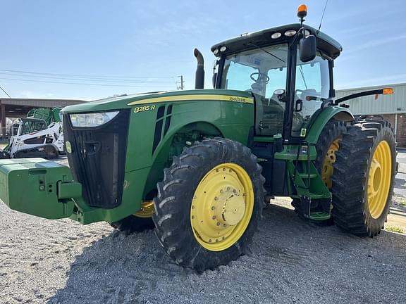 Image of John Deere 8285R equipment image 1