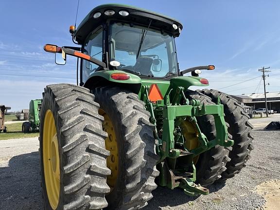 Image of John Deere 8285R equipment image 2