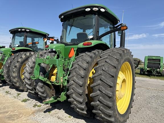 Image of John Deere 8285R equipment image 3