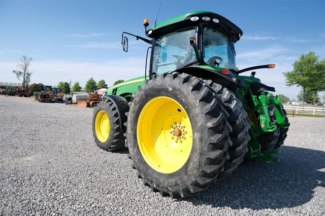 Image of John Deere 8285R equipment image 4