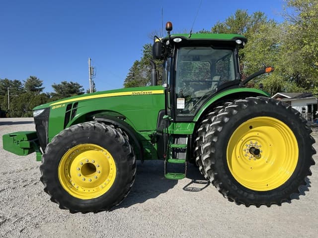 Image of John Deere 8285R equipment image 2