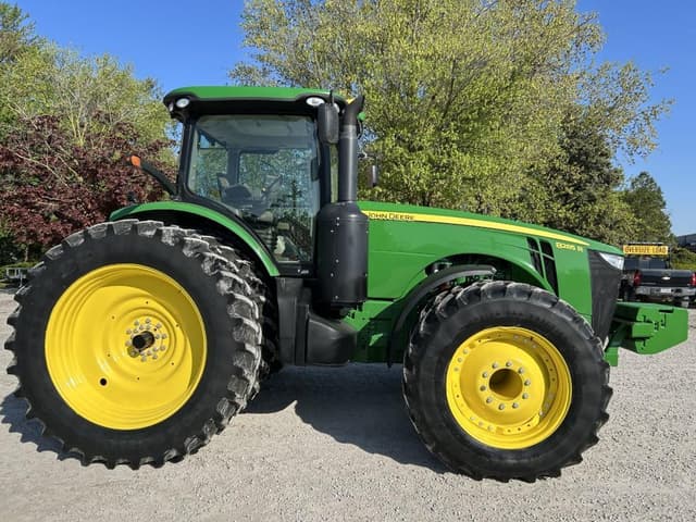 Image of John Deere 8285R equipment image 3