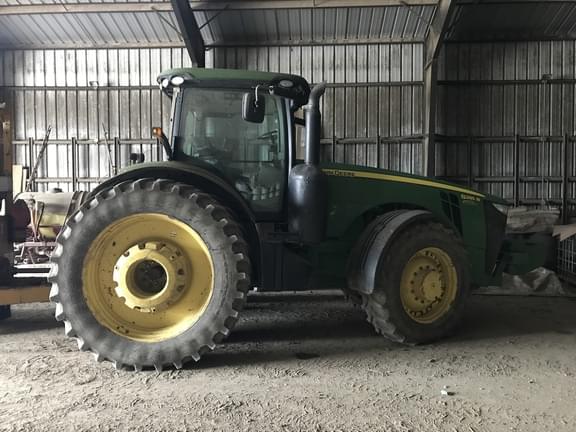 Image of John Deere 8285R equipment image 1