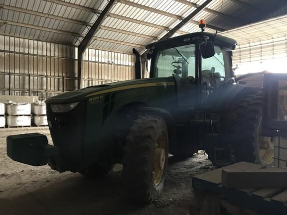 Image of John Deere 8285R equipment image 4