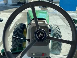 Main image John Deere 8285R 33