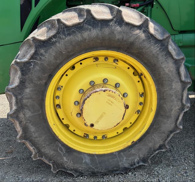 Image of John Deere 8285R equipment image 3