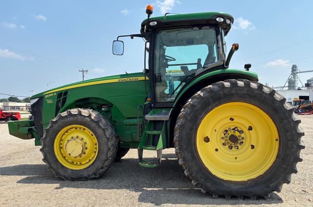 Image of John Deere 8285R equipment image 2