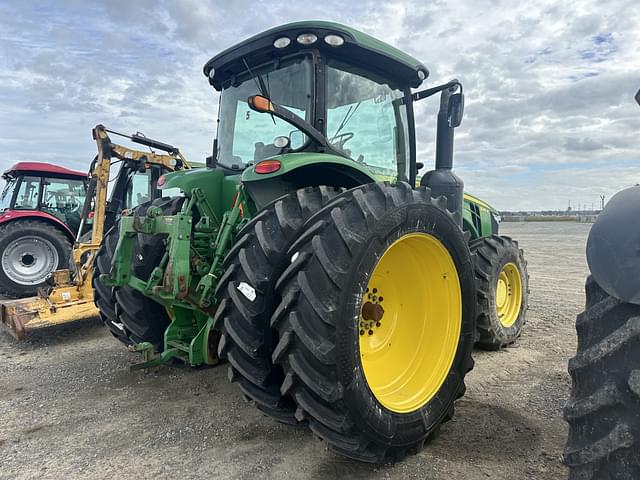 Image of John Deere 8285R equipment image 2